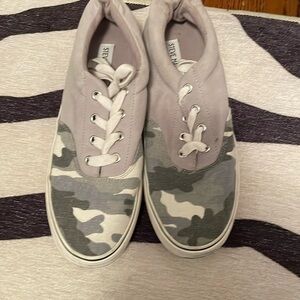 Steve Madden Sneakers